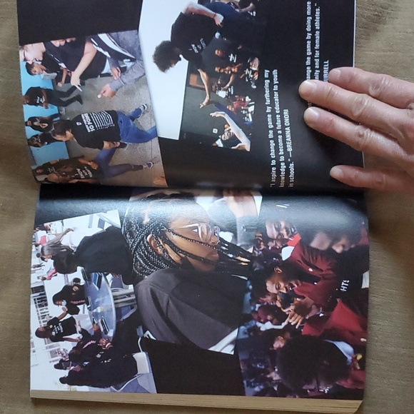 NWOT COLIN KAEPERNICK CHANGE THE GAME - Picture 8 of 10